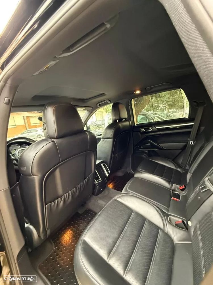Porsche Cayenne S E-Hybrid — fotografia 15