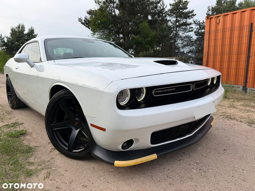 Dodge Challenger - 8