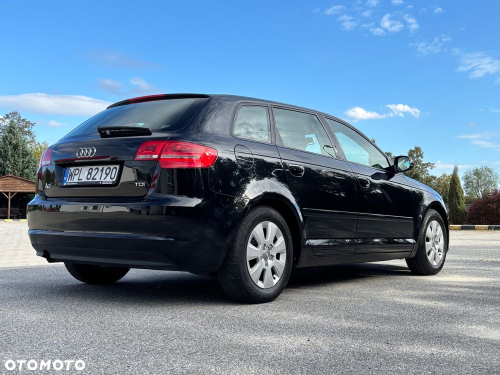 Audi A3 3-drzwiowe 1.6 TDI DPF Ambition - 11