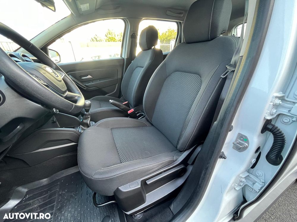 Dacia Duster 1.6 SCe 4WD Comfort - 13