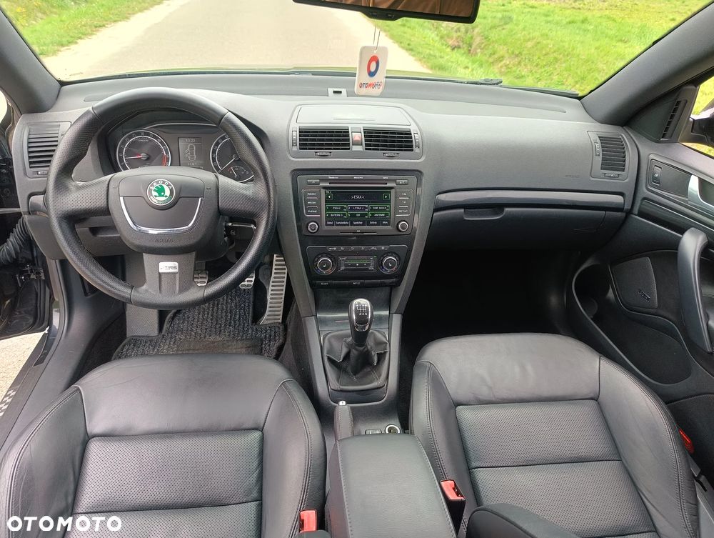 Skoda Octavia 2.0 TDI DPF RS - 27