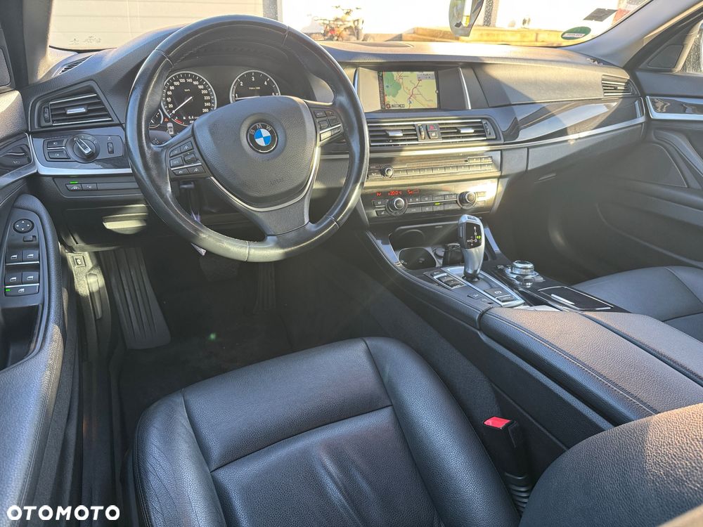 BMW Seria 5 520d xDrive Luxury Line - 7