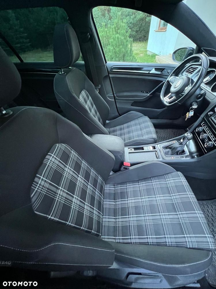 Volkswagen Golf 2.0 TDI BMT GTD - 11