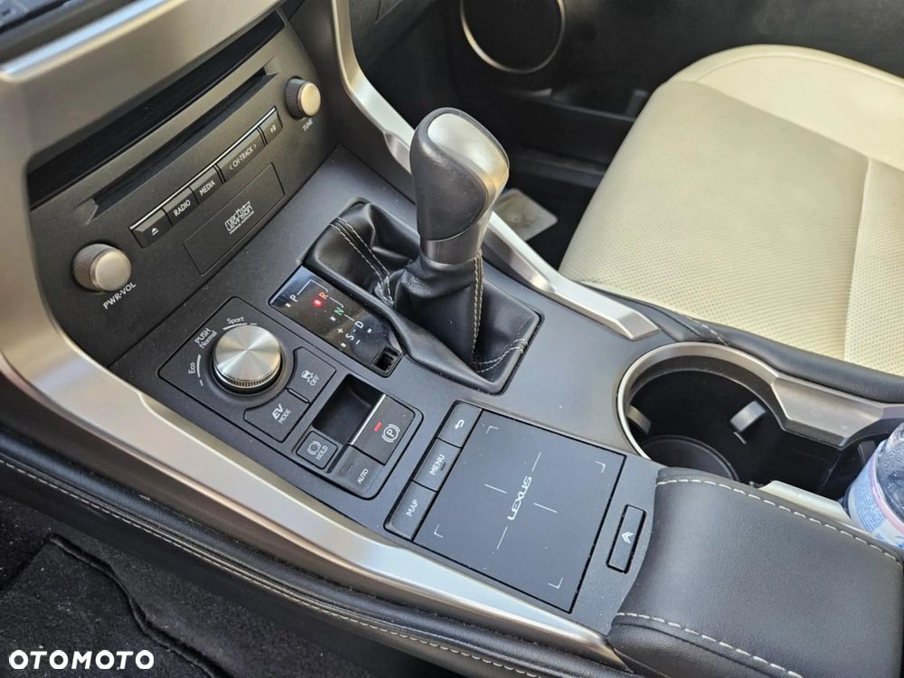 Lexus NX 300h Prestige AWD - 21