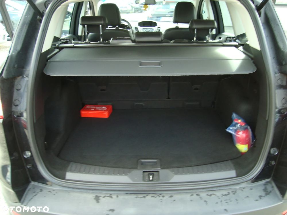 Ford Kuga - 12