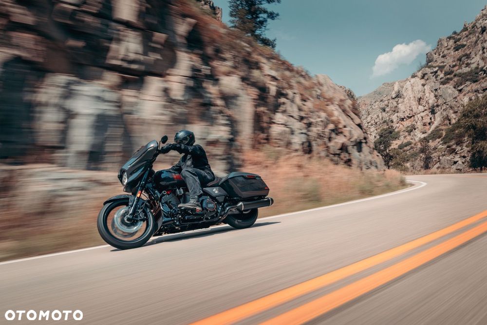 Harley-Davidson CVO Street Glide - 8