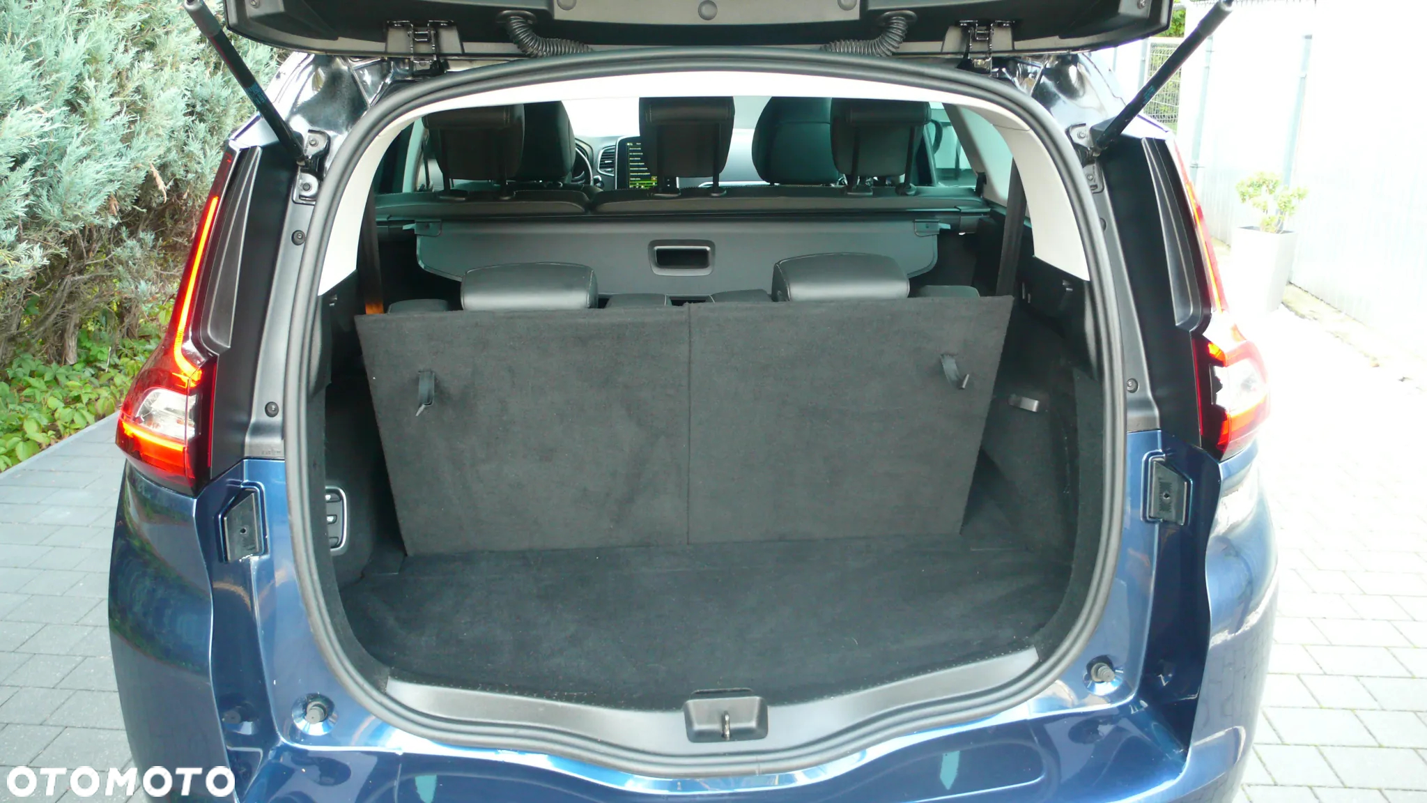 Renault Grand Scenic TCe 140 GPF EDC BLACK EDITION - 8