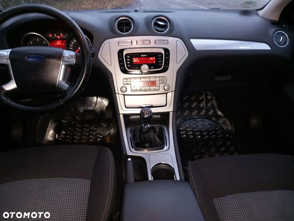 Ford Mondeo 2.0 TDCi Ambiente - 17