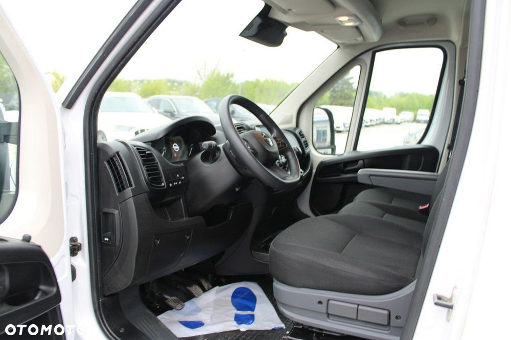 Opel Movano - 12