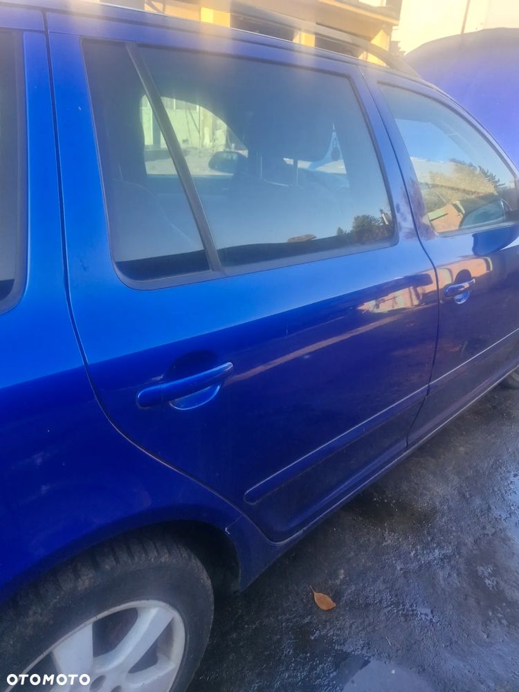 Skoda Octavia II RS (kombi): pojazd na części: maska, zderzak, drzwi, szyby, lusterka, chłodnica ... - 6