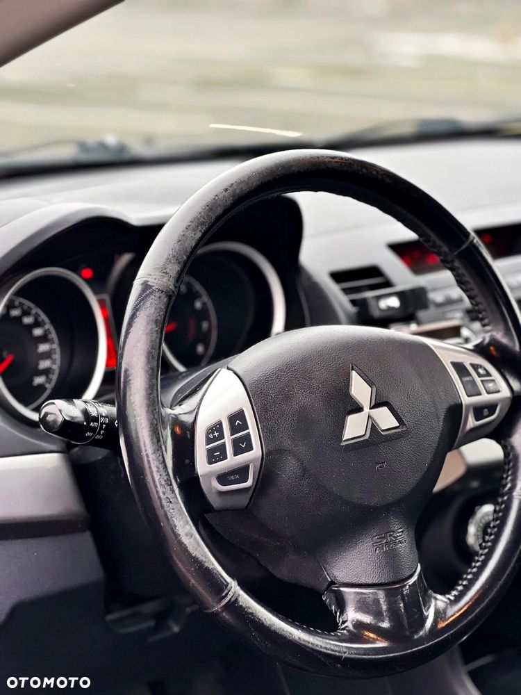 Mitsubishi Lancer - 17