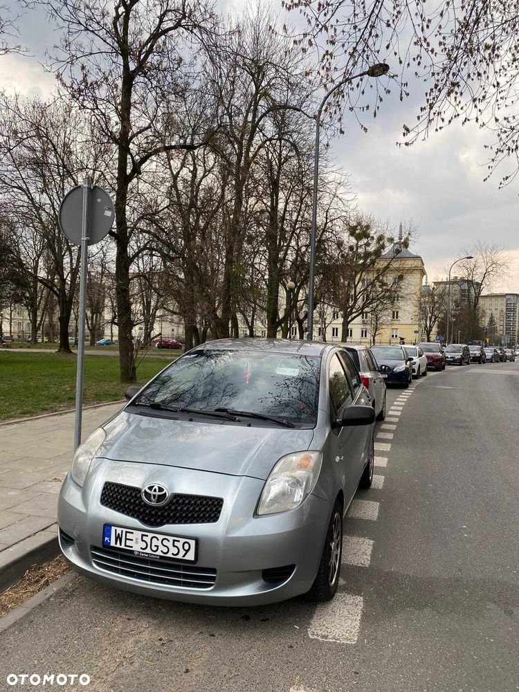 Toyota Yaris - 1
