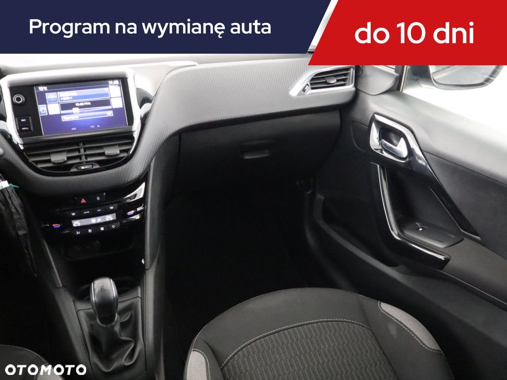 Peugeot 208 - 10