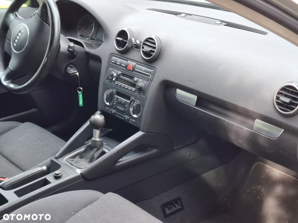 DESKA ROZDZIELCZA KOKPIT AUDI A3 8P SLASK WYSYLKA - 1
