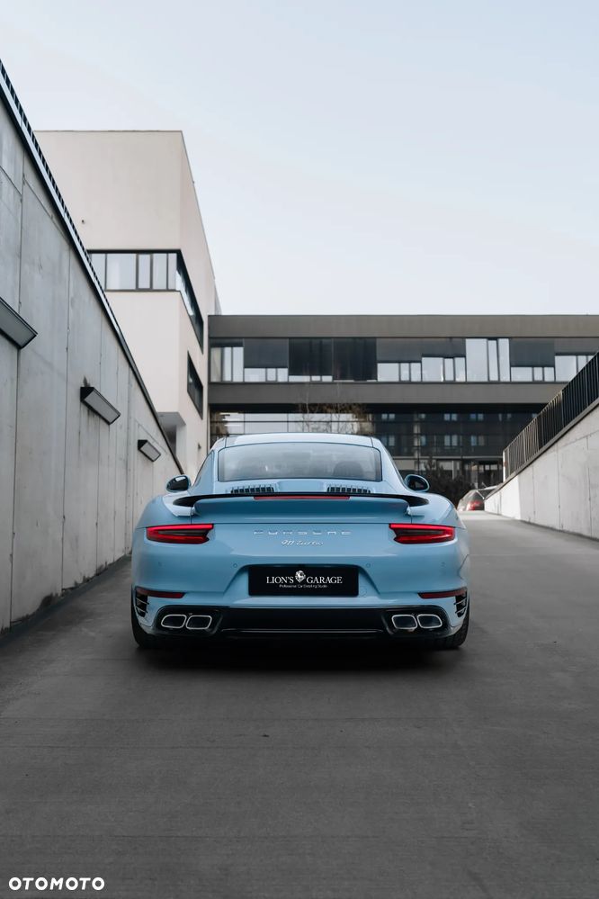 Porsche 911 Turbo - 18