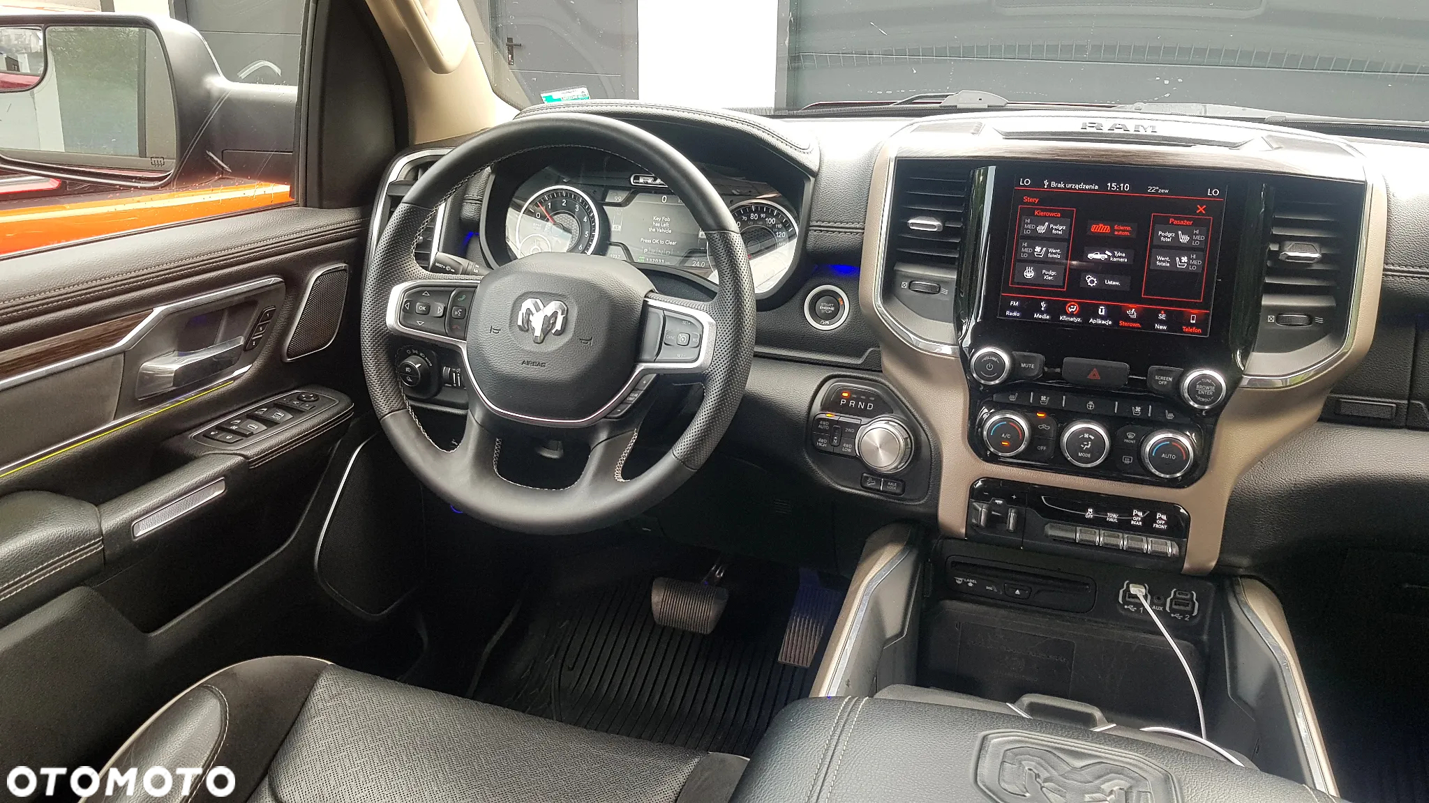 RAM 1500 Crew Cab Laramie - 11