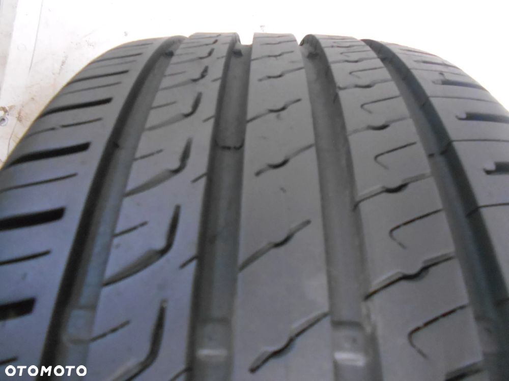 OPONA POJEDYNKA 225/40R18 BARUM BRAVURIS 5 HM XL DOT 0622 8MM - 2