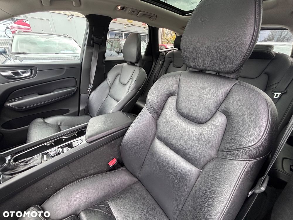 Volvo XC 60 D4 Geartronic Momentum Pro - 11