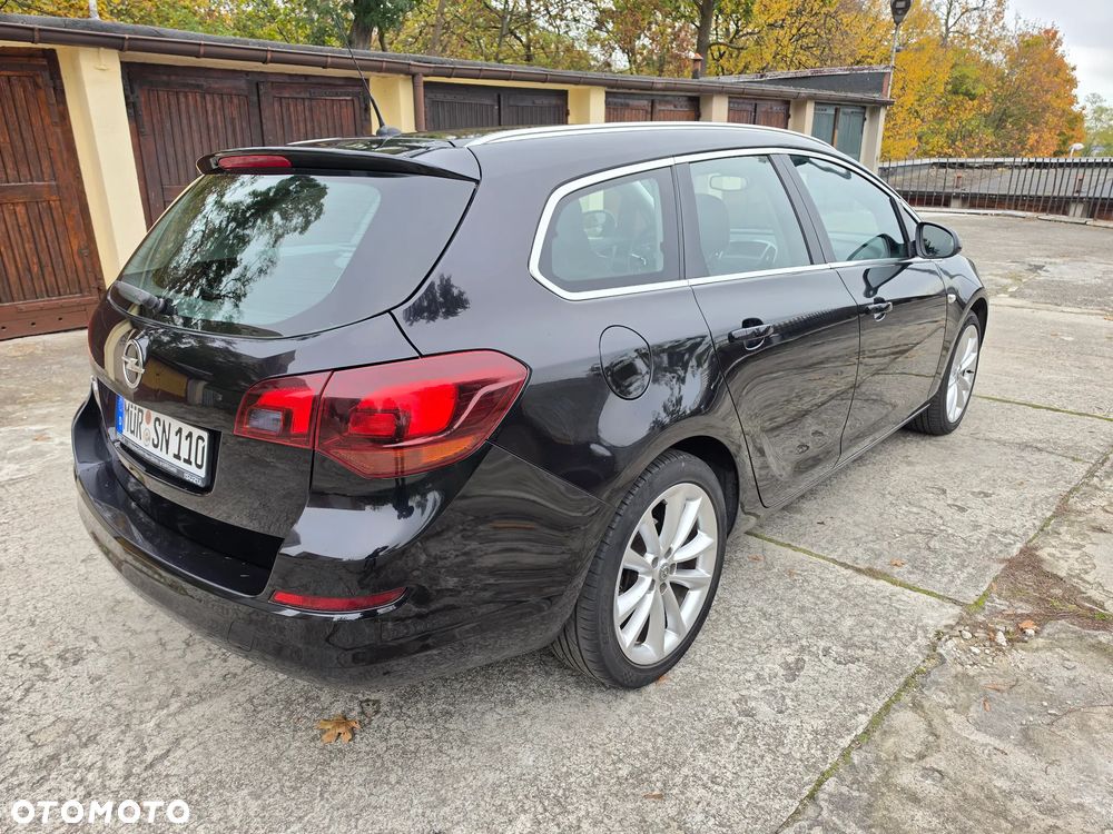 Opel Astra 1.4 T Cosmo S&S - 9