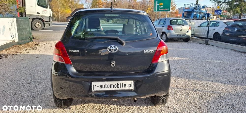 Toyota Yaris - 1