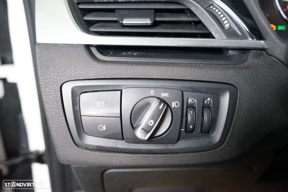 BMW X1 18 d sDrive Advantage - 29