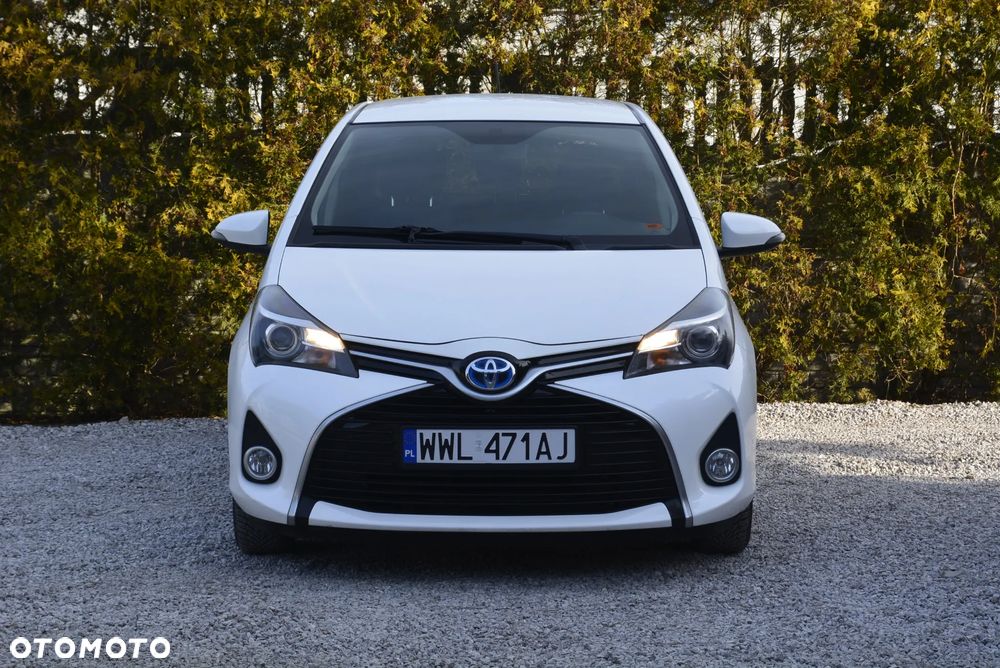 Toyota Yaris Hybrid 100 Dynamic - 2