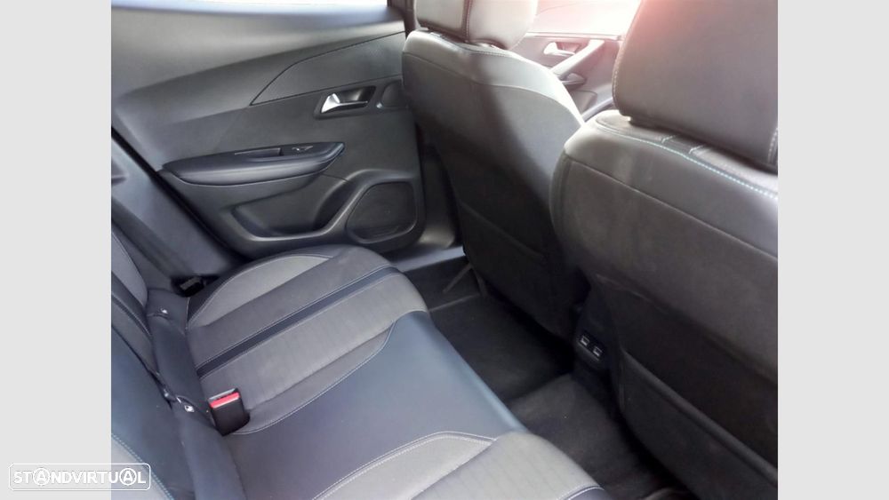 Peugeot 2008 1.2 PureTech Allure - 17
