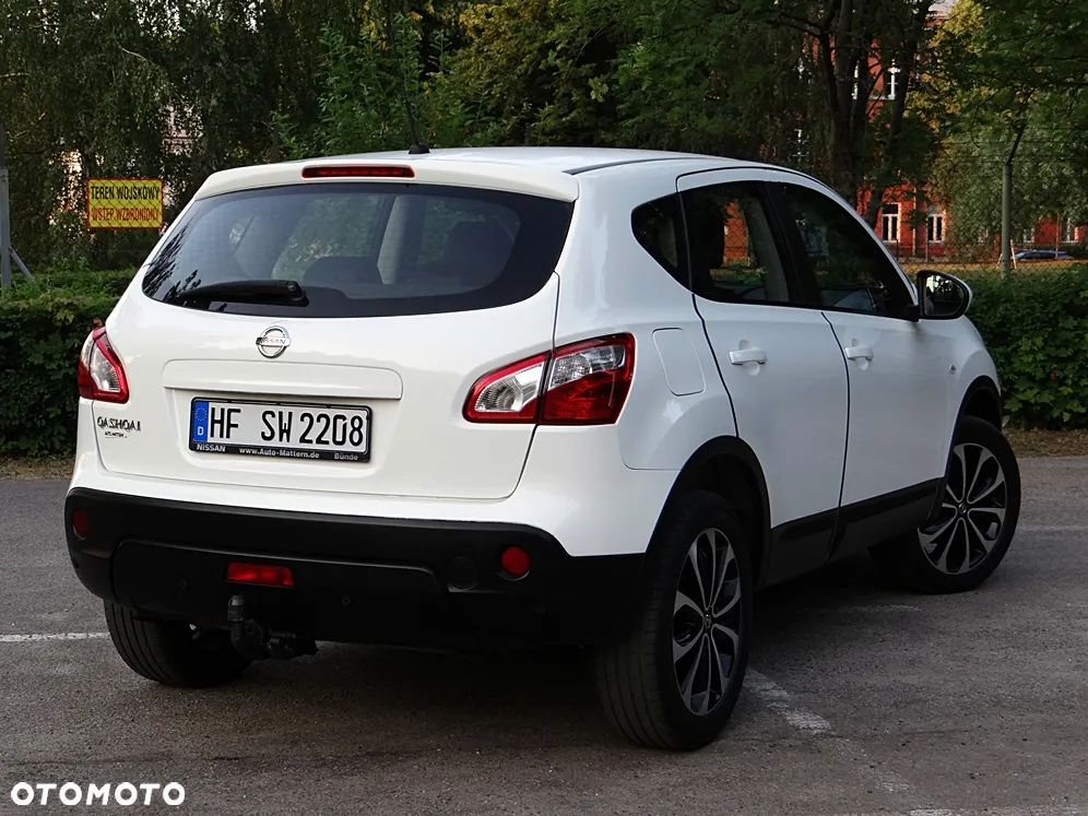 Nissan Qashqai 2.0 lounge - 13