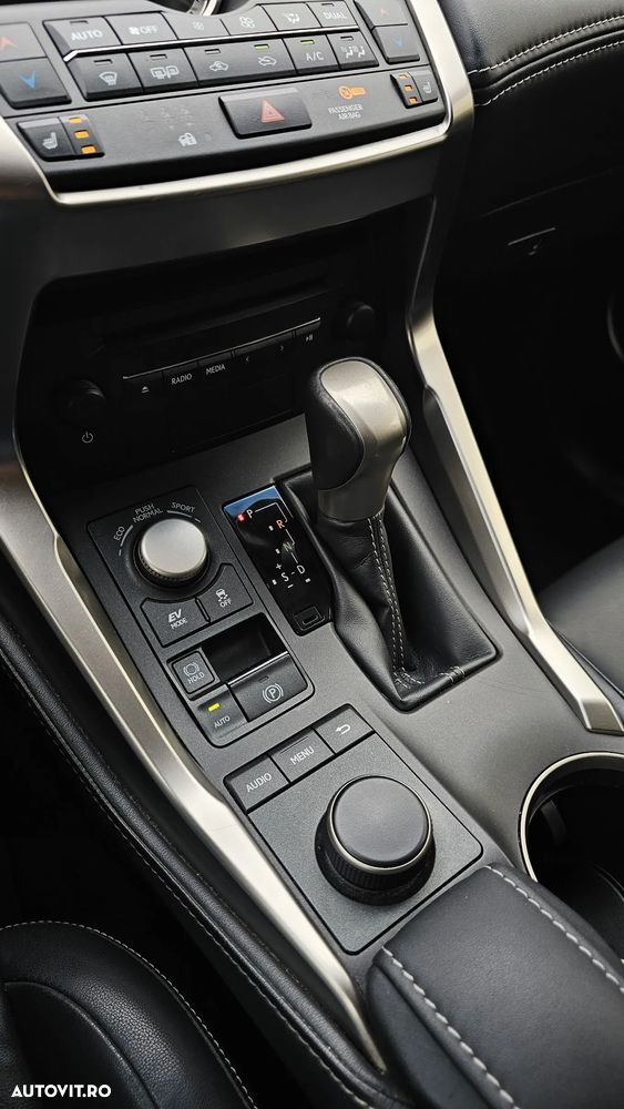 Lexus Seria NX 300h E-FOUR Business Edition - 11