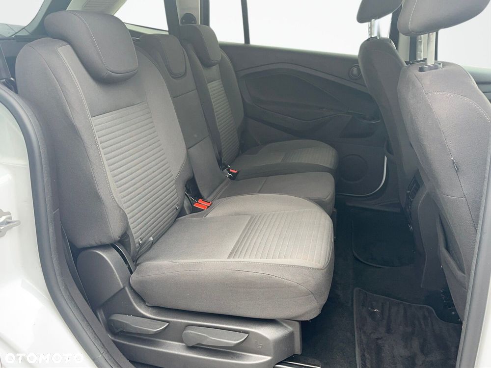 Ford Grand C-MAX - 16