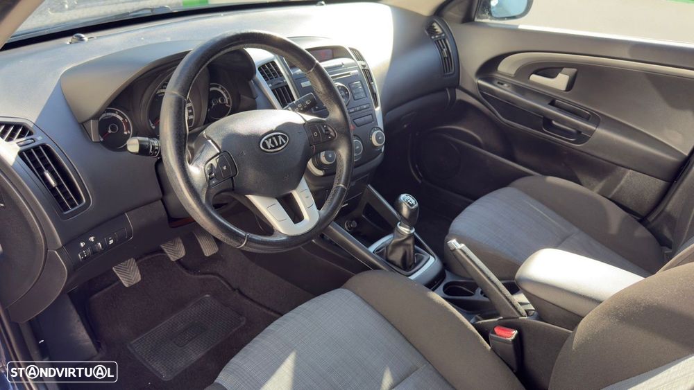 Kia Ceed SW 1.6 CRDi EX ISG - 9