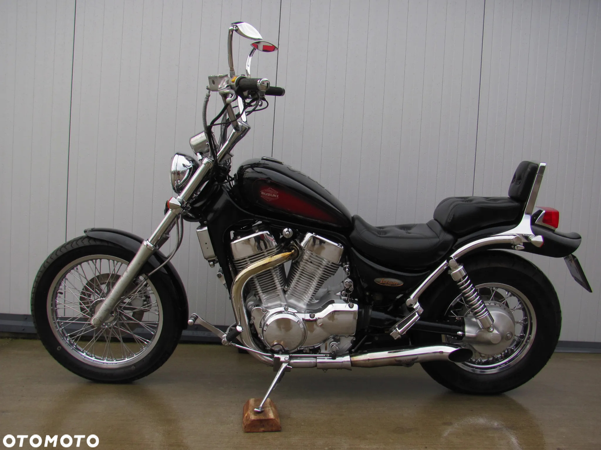 Suzuki Intruder - 19