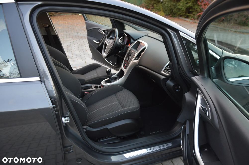 Opel Astra 1.6 Turbo Cosmo - 21