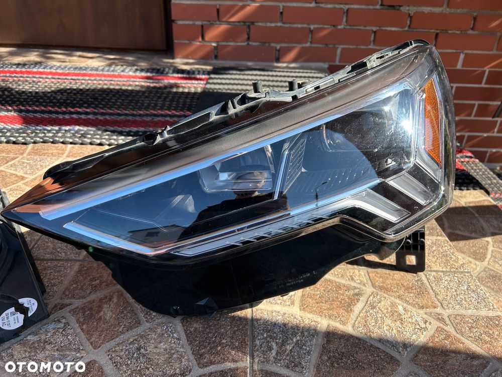 Lampa lewa audi Q3 83a - 1