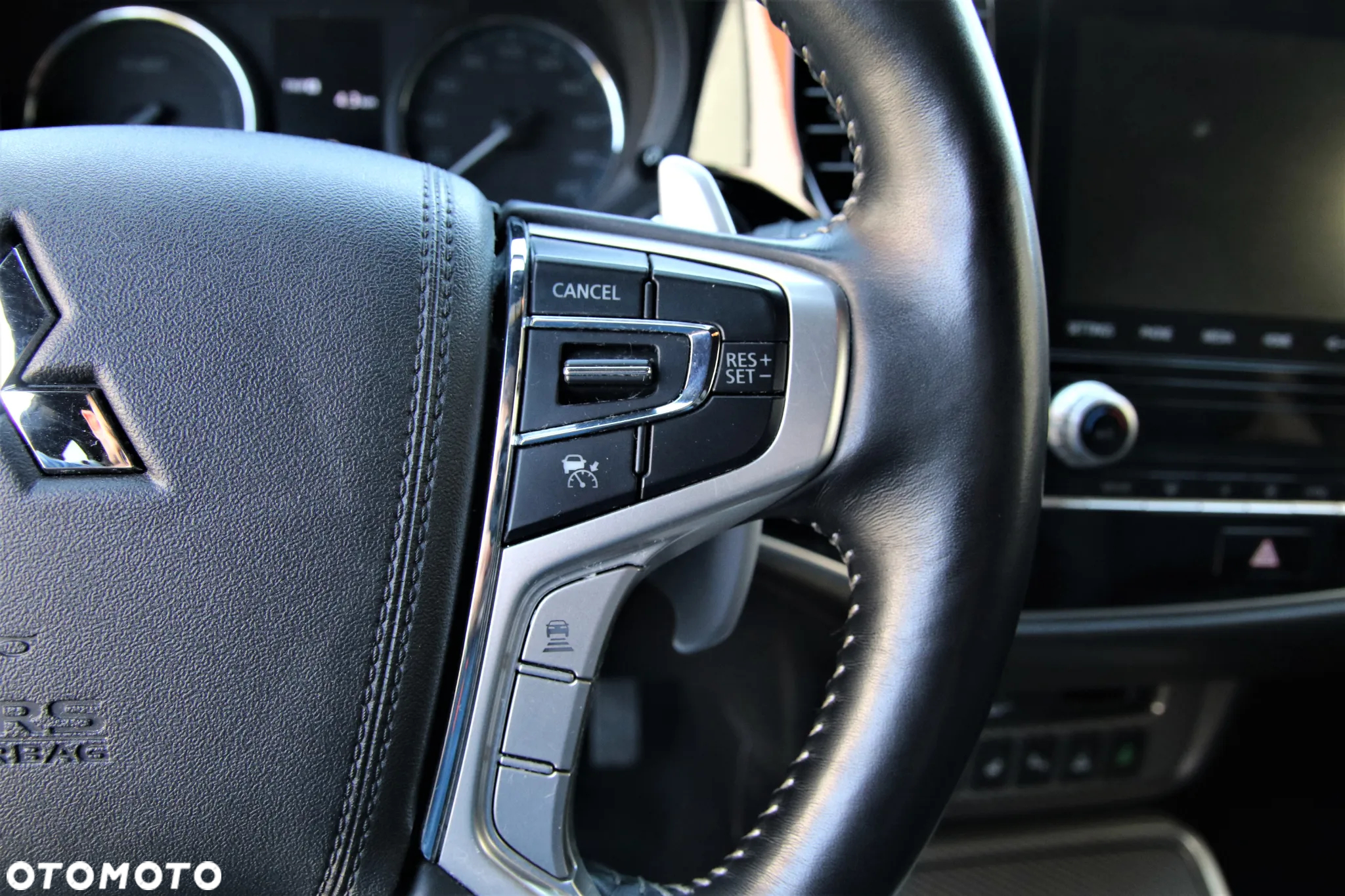 Mitsubishi Outlander 2.0 4WD Plug-In Hybrid - 32