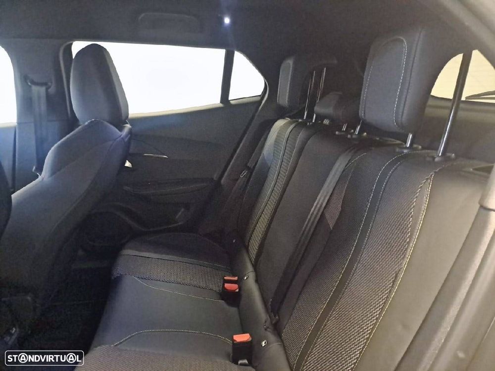 Peugeot 2008 1.2 PureTech GT EAT8 - 10