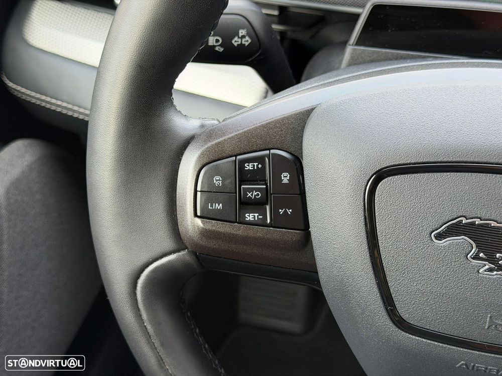 Ford Mustang Mach-E Alargada - 30