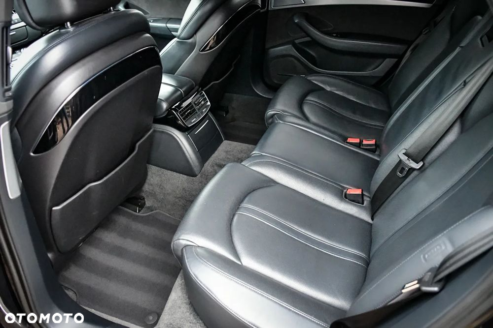 Audi A8 4.2 TDI Quattro - 12