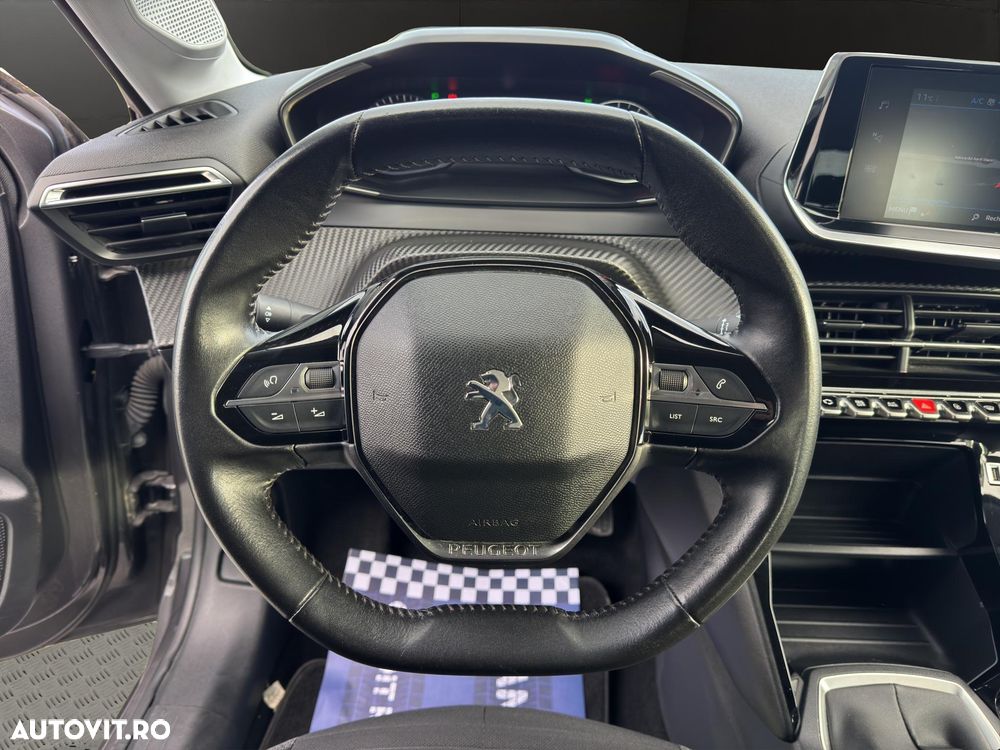 Peugeot 208 PureTech 100 Business - 7