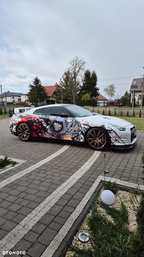 Nissan GT-R - 18