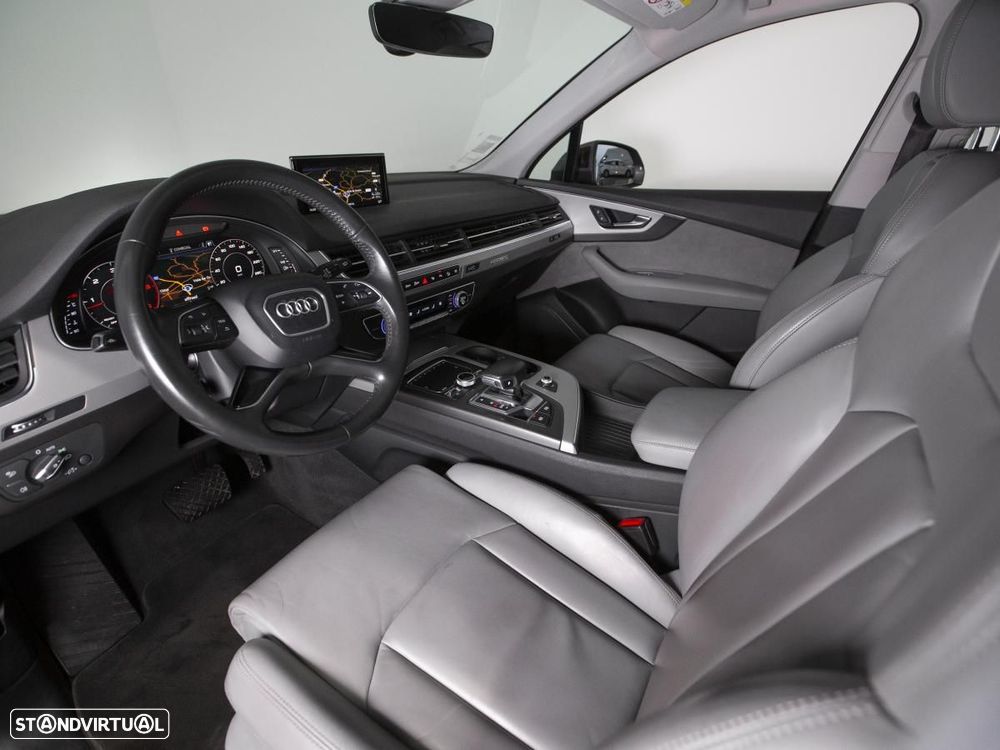 Audi Q7 3.0 TDI quattro S-line Tiptronic 7L - 8