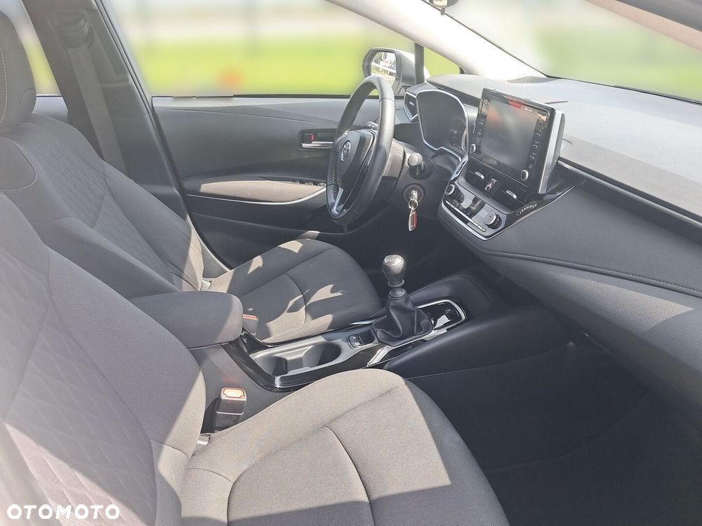 Toyota Corolla - 13