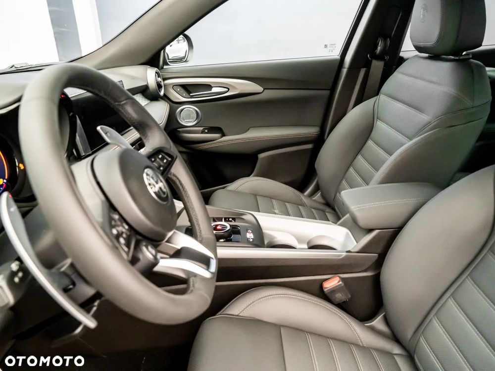 Alfa Romeo Tonale 1.5 T4 GSE mHEV Veloce DCT - 23
