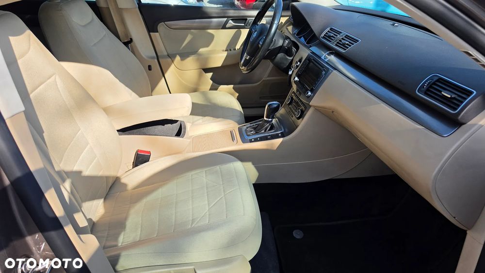 Volkswagen Passat 2.0 TDI Highline DSG - 12