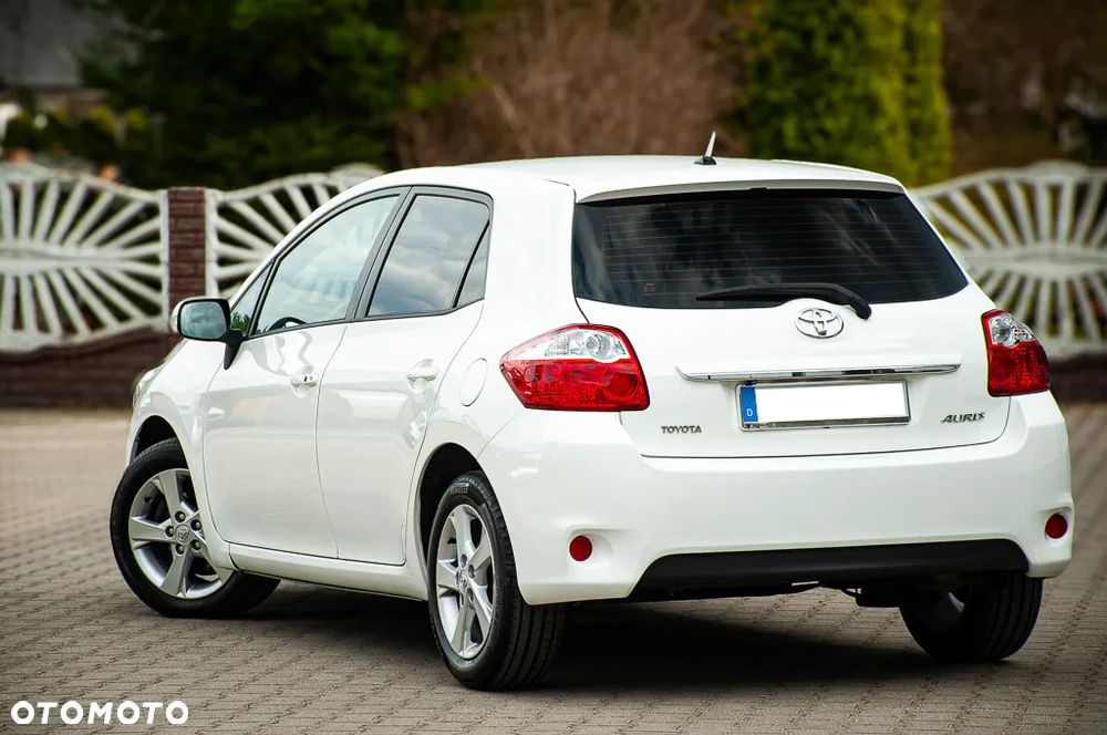 Toyota Auris 1.6 Executive - 13