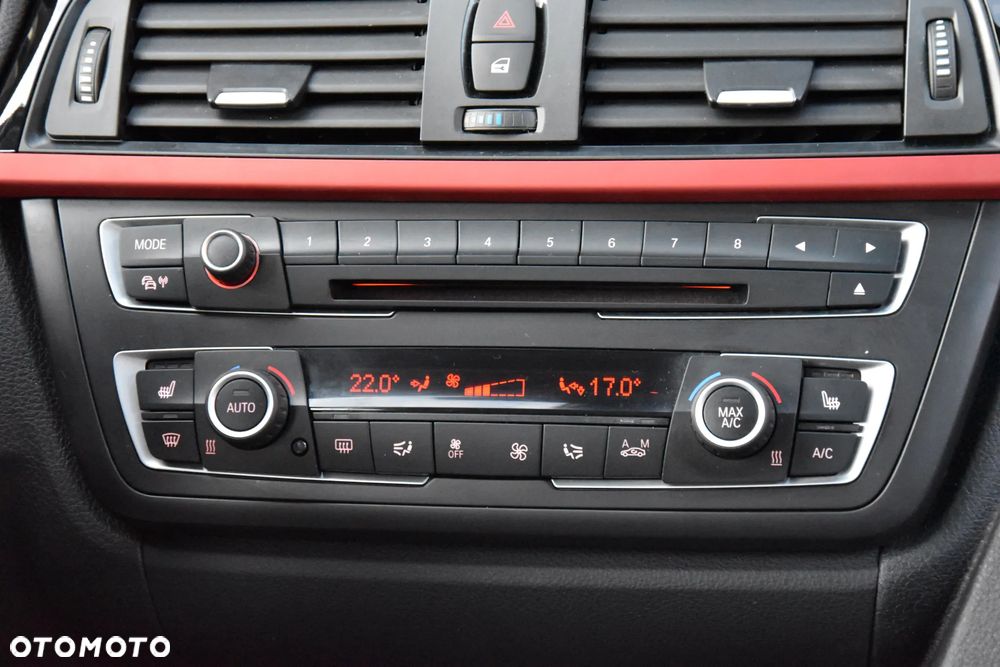 BMW Seria 3 320d Sport Line - 29