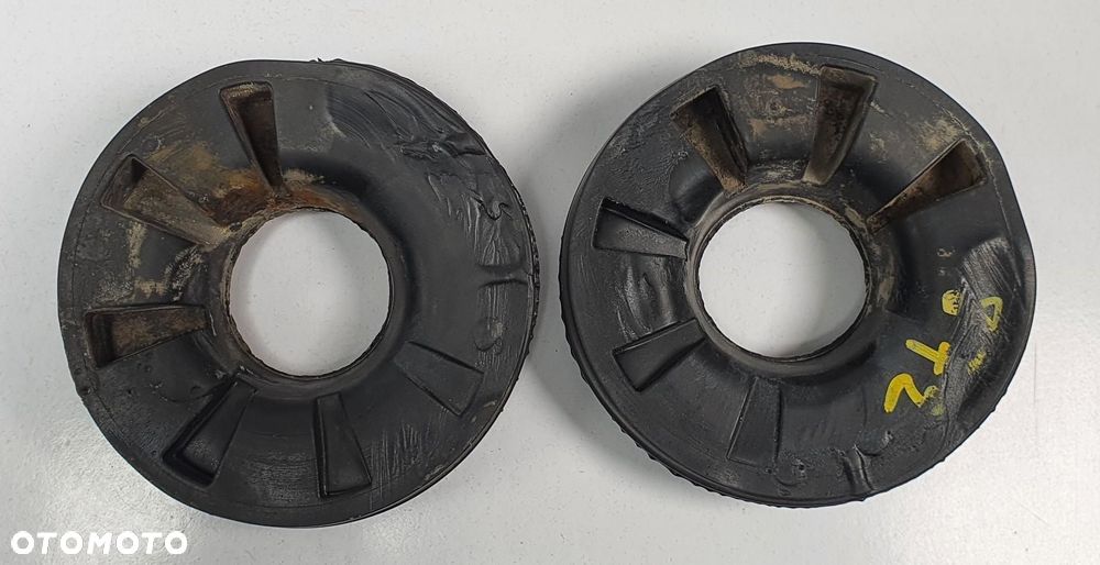 GUMA PODKŁADKA SPRĘŻYNY TYŁ TYLNA DACIA SANDERO II 8200257863 - 4