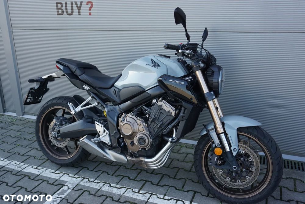 Honda CB - 1