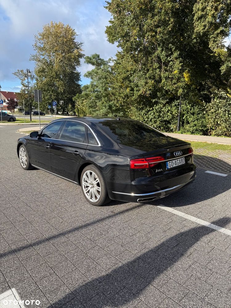Audi A8 - 4