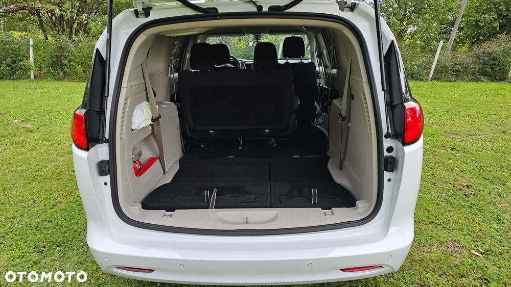 Chrysler Pacifica - 22